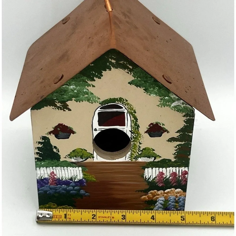 Pollys Perch birdhouse very